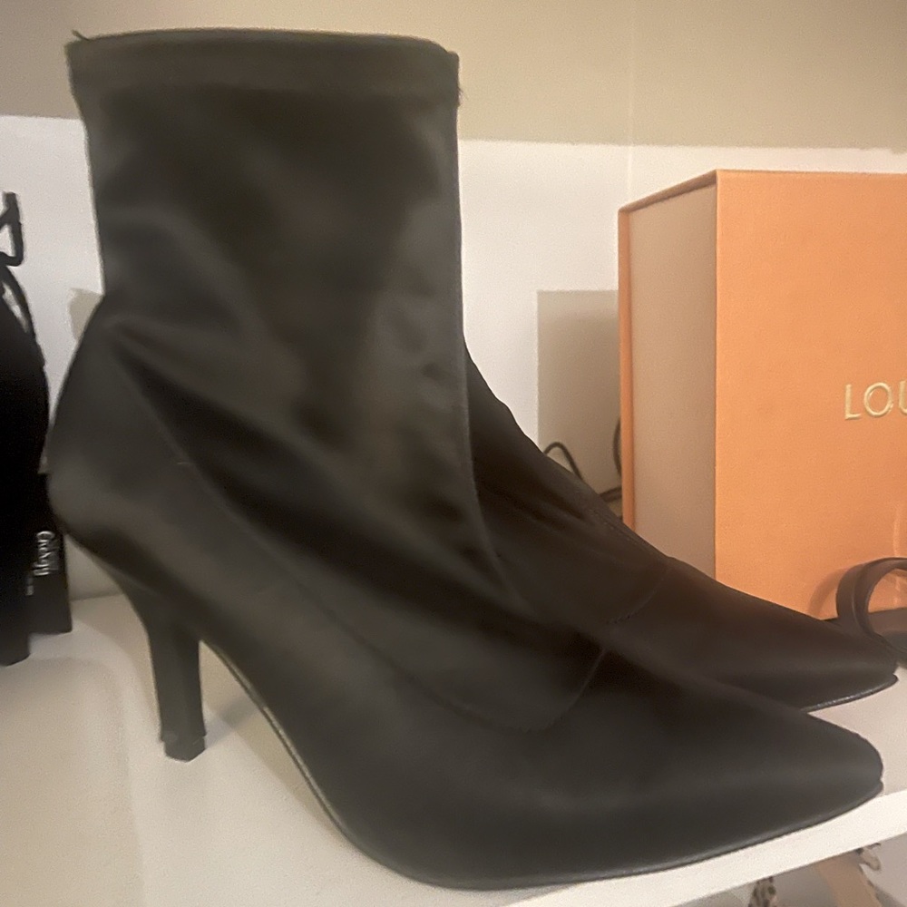 Sock black booties